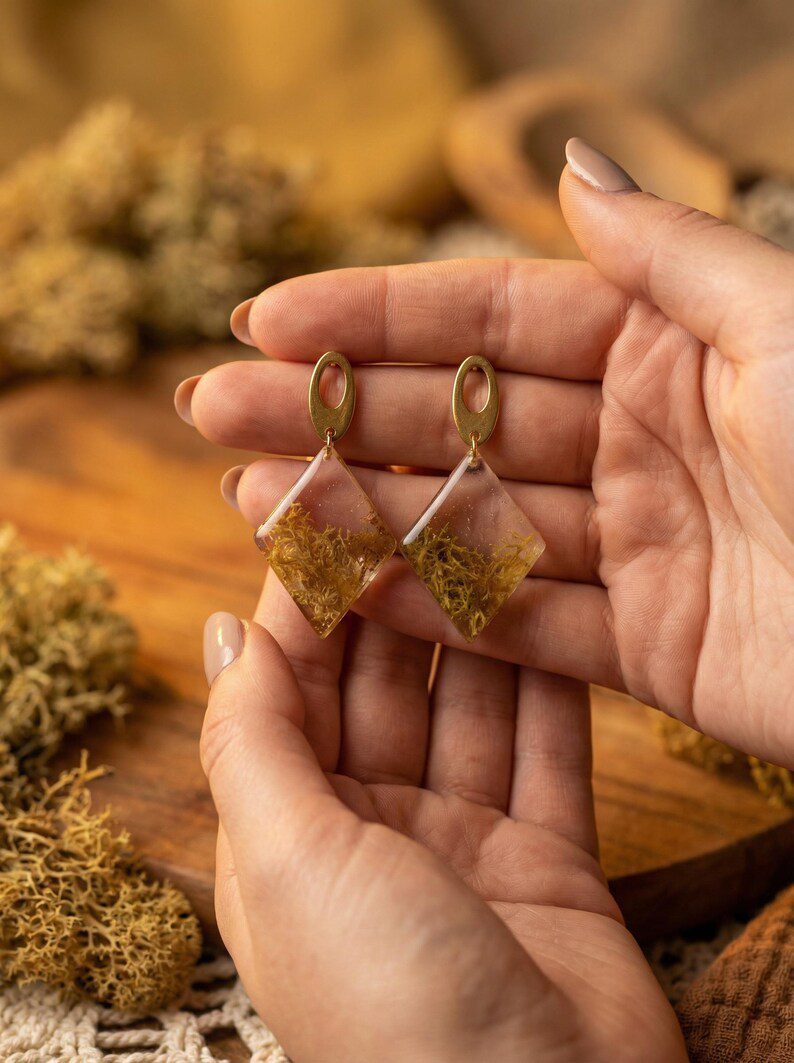 Handgemachte Harz Ohrringe mit Botanischen Einschlüssen – Bild 2